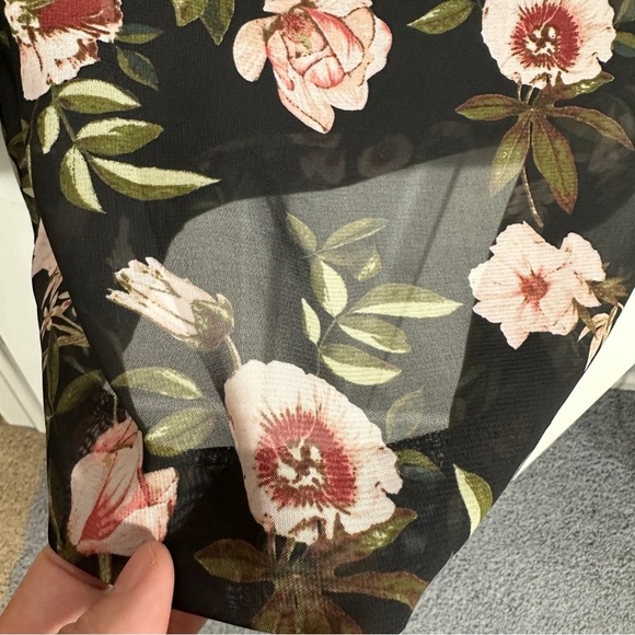 Tahari size 8 dress, sleeveless shift dress, floral, lined, spring, summer, date - Picture 2 of 11